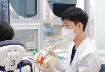 [건강 365] 임플란트, 세심한 사후관리 필요한 이유는
