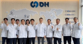 박상철 호남대 총장, 자동차 전장 전문기업 DH오토웨어 방문