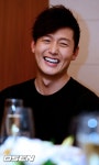 이정진 JYP 행! 절친 박진영 품에서 배우 날개 ‘활짝!’