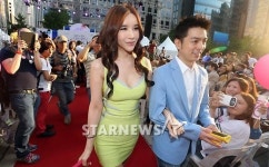 하리수, 미키정과 결혼 7주년 소감 “함께 해줘서 고맙고 사랑해”