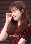 W 한효주, 이종석과 동갑설정에 폭풍 노력 고백…“앞머리 자르고 어려보이려고 노력중”