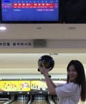 걸스데이 유라, 볼링 실력 공개! “인생 점수 야호 230”