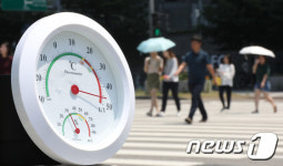 서울 날씨, 39.6도 ‘체감온도는 43.3도까지 올라’…내일 최고 기온 재경신 가능성 있어