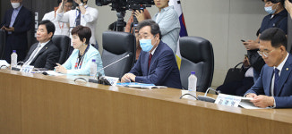 이낙연 위원장, 의료기기 산업 원주 찾아 관계기관 간담회