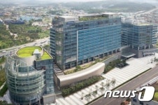 메가마트삼성전자기흥기술동카페 | 삼성·LG 사업장도 뚫렸다...확진자 속출에 방역 ‘비상’