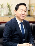 김상곤 전 교육부장관, 한국교직원공제회 이사장 취임