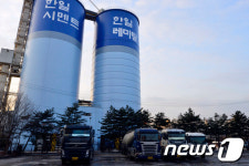 대보수로 일시적 생산량 감소, 시멘트업계 생산 늘리고 내수 전환해 해결