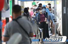 신규 확진 18만803명… 126일만에 최다