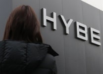 [SM 경영권 쩐쟁] 하이브, 에스엠 전격 인수 배경은