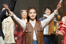 1인3역도 거뜬! 김유정, 첫 연극 셰익스피어 인 러브 마무리