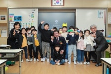 춘천광장은혜지사 | 강원 교육감과 도지사, 늘봄교실 일일강사로 나서