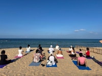 강원 고성 ‘썬베드비치’, 특색 있는 해변 지정…반려견과 즐기는 최북단 힐링 요가
