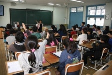 얼쑥~그렇지!…흥겨운 추임새 따라 판소리 한가닥 교정에 가득