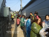 어린이 프리마켓 수익금으로사랑의 연탄배달 진행한 김제 검산초등학교