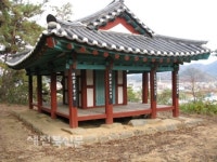 맑은 바람을 읊고 밝은 달을 즐기다