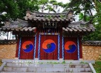 모든 방향으로의 소통…경계의 다리가 되다