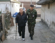매주 목욕봉사 펼치는 35사단 남원 죽항동대장 유광옥 예비군 지휘관