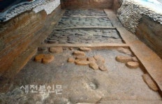 김제 벽골제서 제방 보강용 초낭 발굴