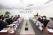 연구소 부근에 식당-상점 들어설 수 있어야