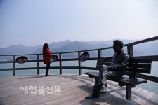 진달래와 동백꽃 내음따라 산해진미 음식과 경관 찾아 떠나요