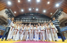 절도있는 자세 + 강렬 눈빛…국가대표급 자신감 UP