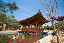 전통 한옥 남원예촌, 모습 드러내다