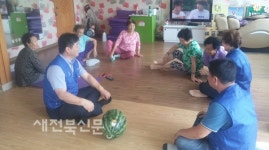 바르게살기운동 김제 신풍동 위원회, 경로당 수박 나눔 봉사