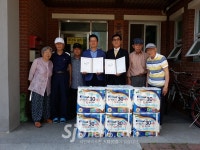 함께하는 사람들 경로당에 생필품 지원