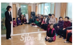 박미숙 신임 경암동장, 경로당 방문 부임인사
