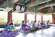 `함초롬히 꽃이 아우성 치네  국립민속국악원 예원당서 공연