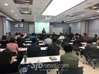 중장년 창업 돕는다