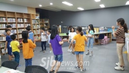 전주명주골도서관, 도서관에서 만나는 연극 놀이터