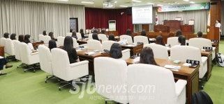 익산시의회, `어린이·청소년 의회체험교실 중·고교생 확대 운영