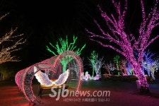 남원시, 춘향테마파크 야간경관조명설치 완료