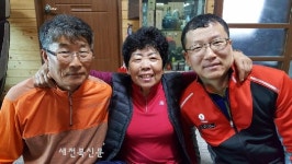 `고창 산들 농장 직접 기른 유정란 군산의료원에 전달