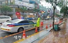 익산경찰서, 집중 호우 속 주민 보호 선찰활동 구슬땀