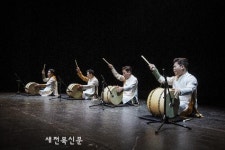 우리 음악의 진화, 음악그룹 더튠과 바라지의 무대