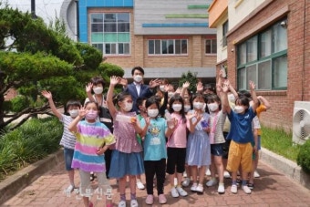 장수출신 박용진 의원 모교 진북초 방문 (사진)