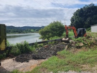 고창 공음면, 하천변 무단방치 쓰레기 수거