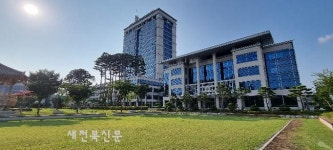 3고 파동 속 지방의원 세비 인상안 만지작