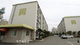 “돈 안 된다”…청년근로자 아파트 없애라는 시의원