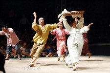 해학과 웃음으로 버무려진 마당극 ‘남도천지밥’ 보러 완주향토예술문화회관으로 오세요