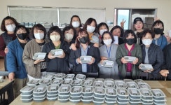 완주군,구이노인복지센터 봄맞이 영양 닭 미역국 전달