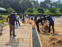 전북교육청, 익산 웅포초 집중호우 피해복구 봉사활동