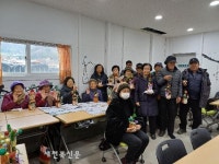 구이노인복지센터 구이생활문화센터와 지역사회 연계협력으로 도예체험 제공