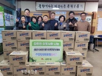 송천1동 주민자치위·따사모, 이웃돕기 물품 전달