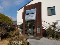 섬유방직 공장에서 문화예술공간으로 재탄생한 교동미술관