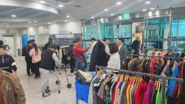 ‘어르신이 주도하는 나눔’ 완주군 물품 나눔 활동