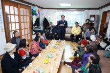 완주군, 봉동 신기마을 ‘어르신 작은도서관’ 첫 개관