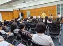 전주 명주골작은도서관은 6일 전주시립극단의 ‘책 읽어주는 ’ 공연